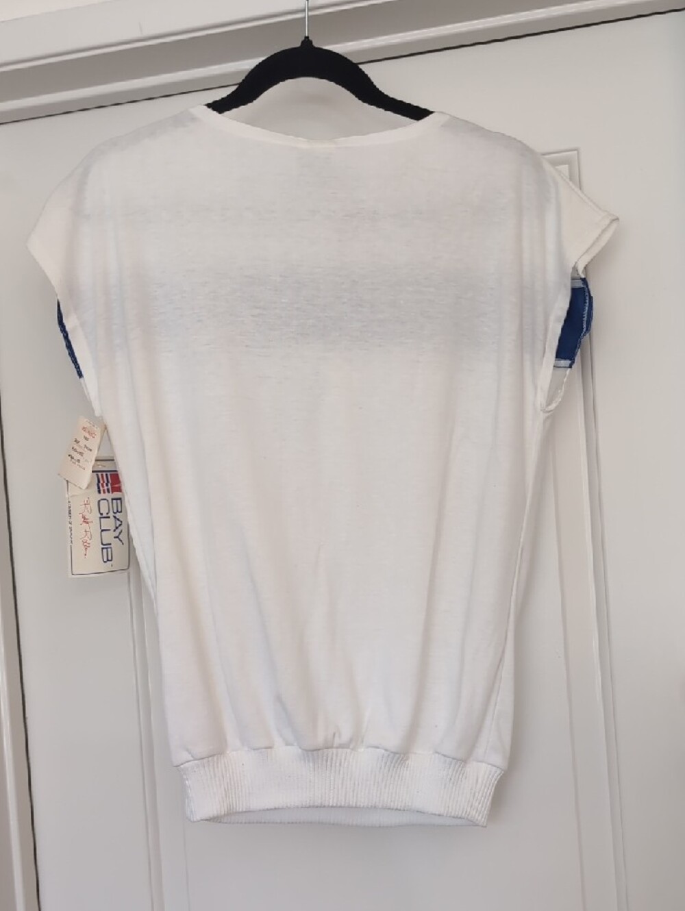 NWT Catalina White Top with Blue and Teal Accents - Picture 5 of 5